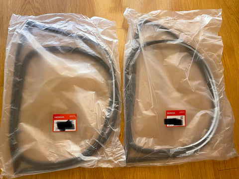 Honda Civic Eg rear quarter pair seals ( OEM)